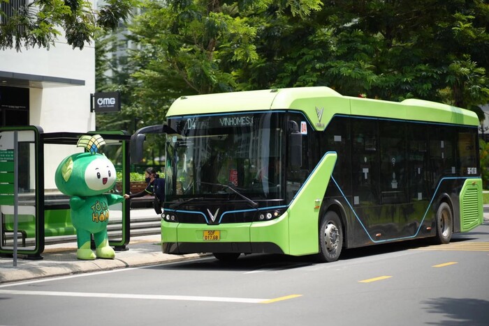 Di chuyển đến công viên VinWonder Grand Park quận 9 bằng xe bus