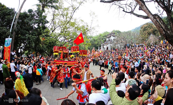 Lễ hội đền Bà Triệu tại Di tích lịch sử nổi tiếng ở Thanh Hoá thu hút rất đông người tham gia