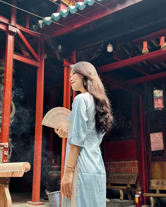 Địa điểm chụp ảnh áo dài đẹp ở TP HCM - Chùa Bà Thiên Hậu