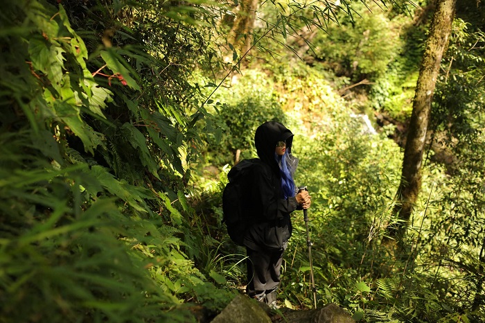 Bắt đầu hành trình trekking đỉnh Lùng Cúng Yên Bái thôi nào