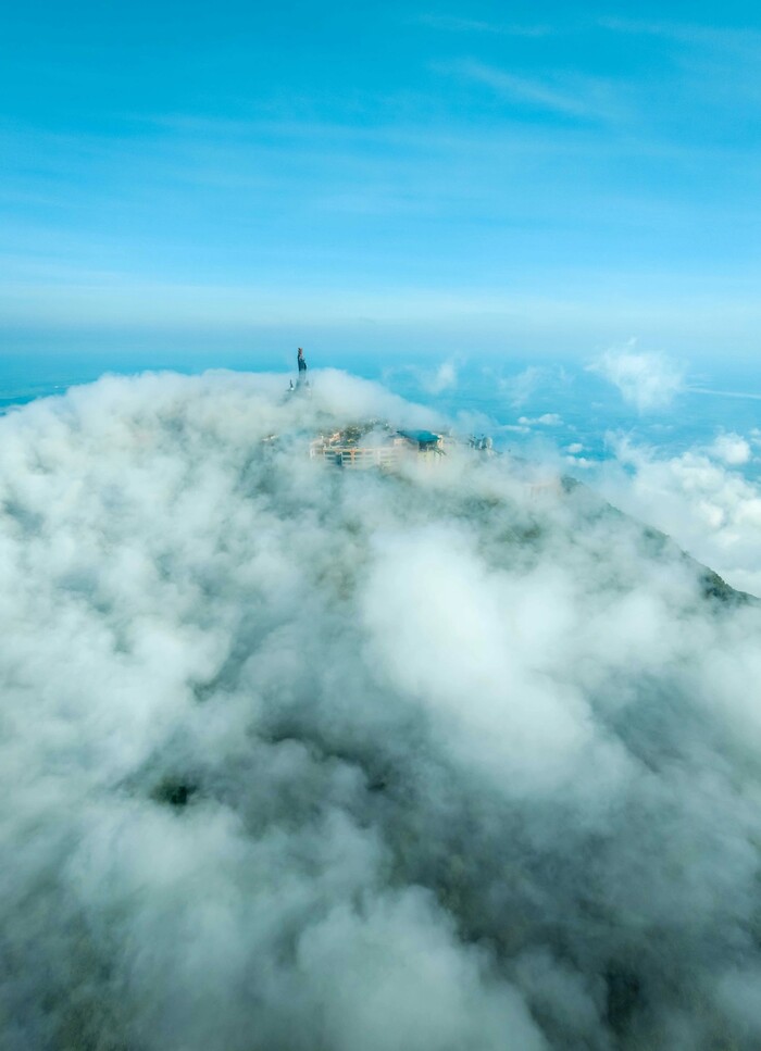 Du lịch tháng 12 ở núi bà Đen Tây Ninh trải nghiệm săn mây