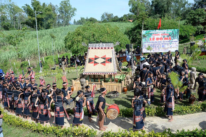  Phát triển du lịch bền vững tại làng du lịch cộng đồng Mơ Hra Đáp