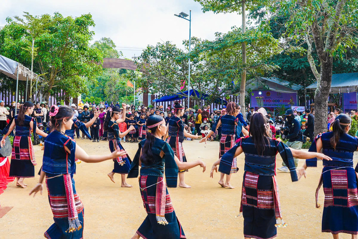  Phát triển du lịch bền vững tại làng du lịch cộng đồng Mơ Hra Đáp