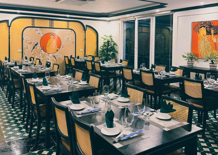 Không gian tại Trúc Linh Trần là sự kết hợp hài hòa giữa truyền thống và hiện đại