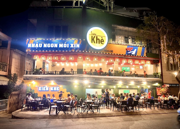 Quán lẩu nướng Xiên Khè có dịch vụ setup dành cho các buổi tiệc như sinh nhật, tất niên,... phục vụ mọi nhu cầu của du khách