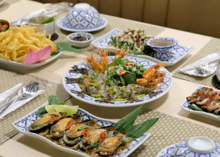 Sam Lor Thai - Tuktuk là nhà hàng tổ chức tất niên tốt nhất tại Nha Trang nổi tiếng với các món thái chuẩn vị