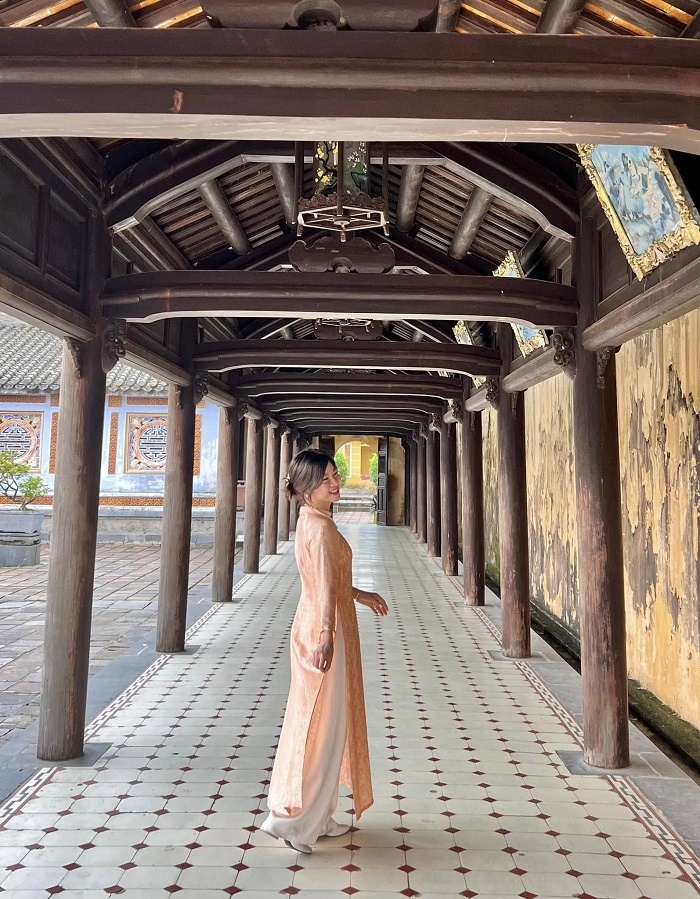 Chi phí du lịch Huế 2 ngày 1 đêm tự túc thuê thêm trang phục chụp ảnh