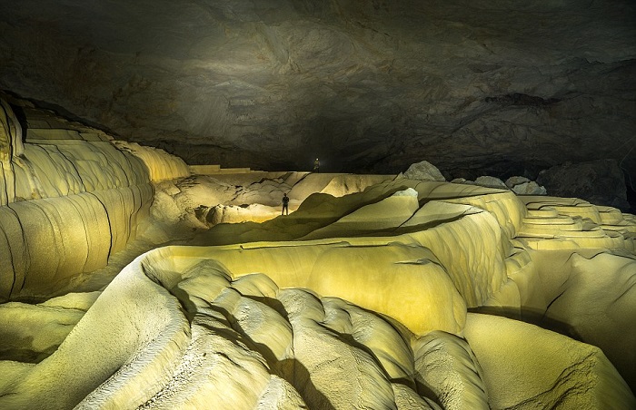 Khu vực đá vôi Oxbow ấn tượng trong hang Xe Bang Fai Lào