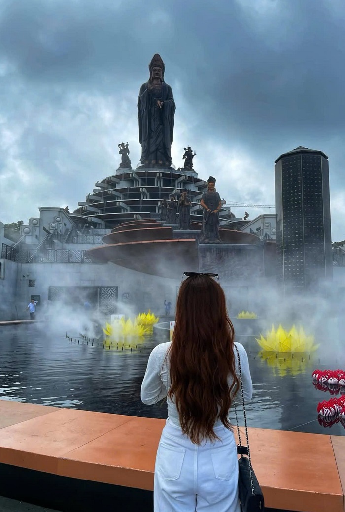 Kinh nghiệm du lịch Núi Bà Đen Tây Ninh tự túc chiêm bái tượng Phật Bà