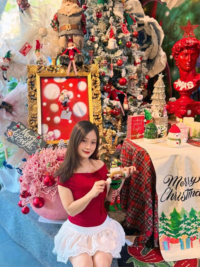 Góc nào ở Quán cafe trang trí Noel ở Hà Nội mới nhất lên ảnh cũng đẹp
