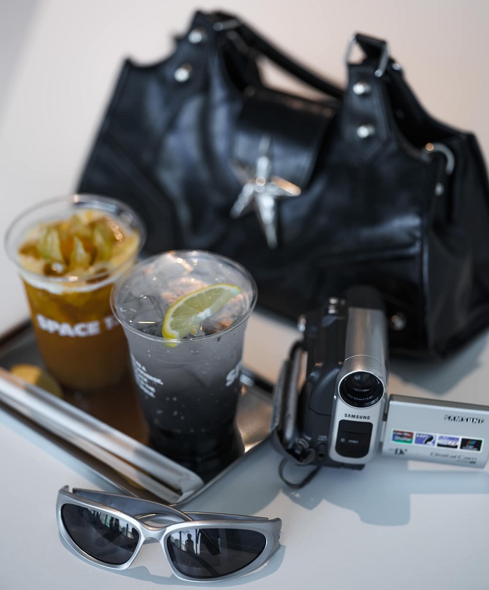 Còn chần chờ gì nữa mà không tới quán cafe view Nhà thờ Đức Bà Sài Gòn này thôi nào