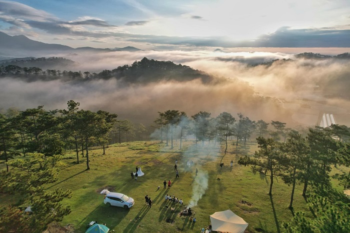 Săn mây tại Vườn Châu Âu Đà Lạt cũng là gợi ý không tồi