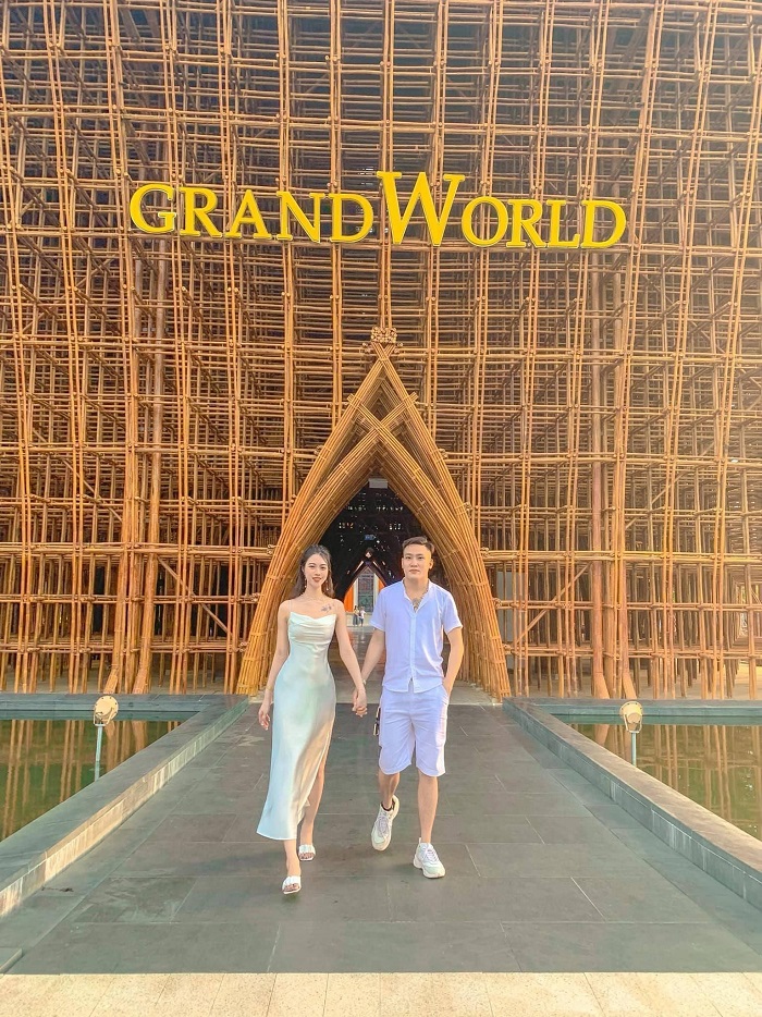 Kinh nghiệm đi Grand World Phú Quốc đừng bỏ qua check in Huyền thoại tre