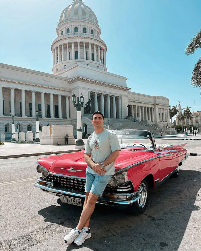 Phương tiện di chuyển ở phố cổ Havana Cuba