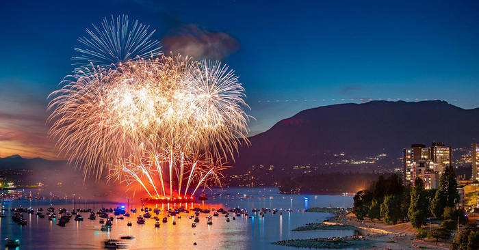 Các phong tục đón năm mới ở Canada thú vị - Tham gia vào sự kiện đếm ngược và bắn pháo hoa