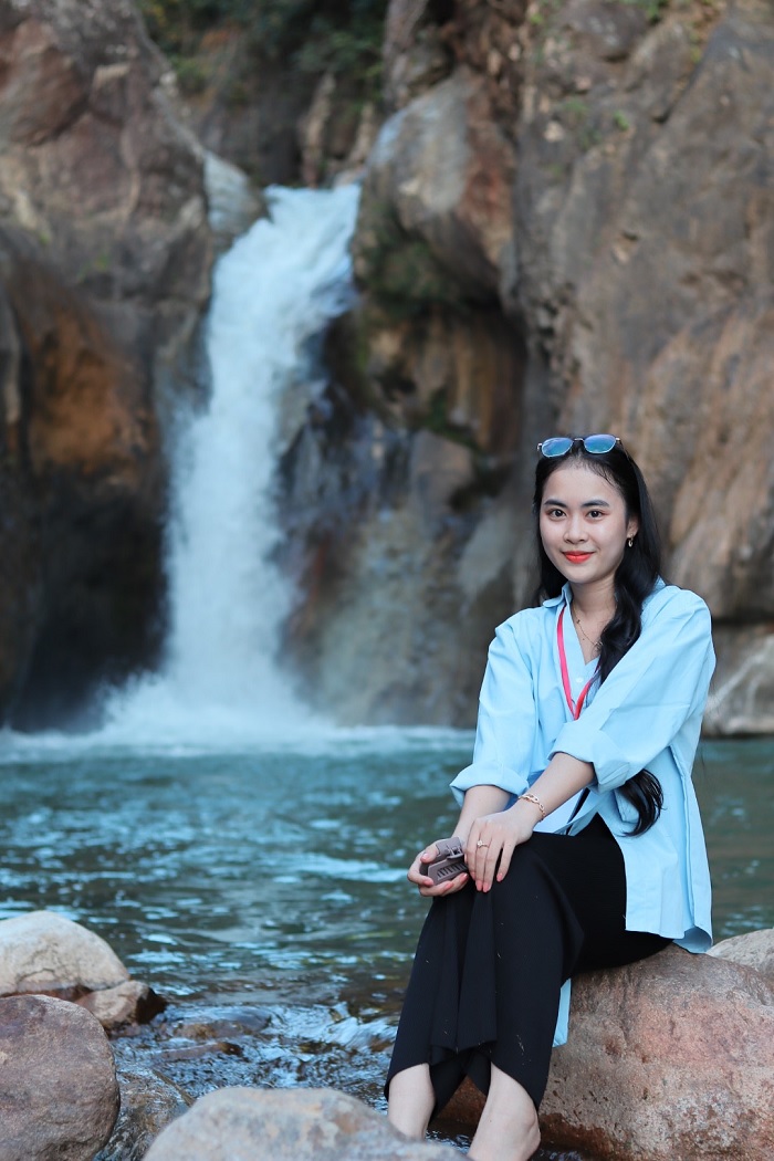 Thác Chênh Vênh cách không xa rừng phong Khe Sanh Quảng Trị