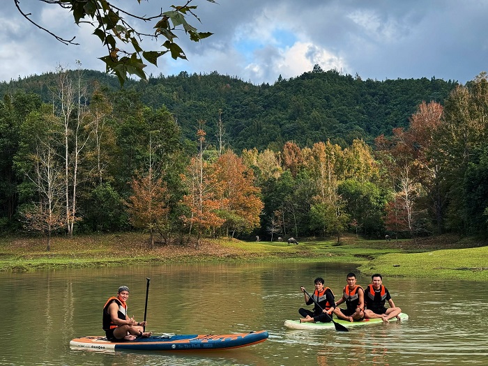 Chèo SUP tại khu vực rừng phong Khe Sanh Quảng Trị