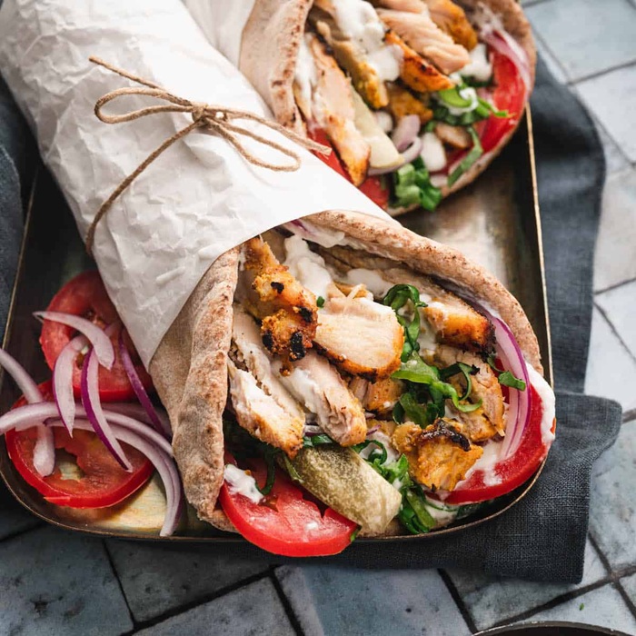 Shawarma là món ăn có nguồn gốc từ khu vực Trung Đông - Ảnh: Zest Gyro & Mediterranean Grilla