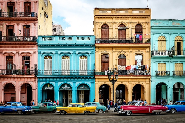 Những chiếc xe cổ năm 50 vẫn còn hiện diện ở Thủ đô  Havana Cuba - Ảnh: Merci Tour