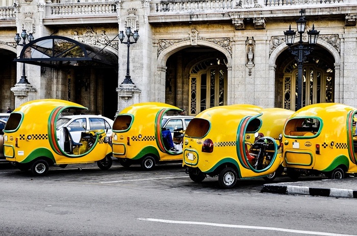 Coco Taxi có hình dáng như quả dừa, trở thành phương tiện độc đáo ở Cuba - Ảnh: Báo Lao Động